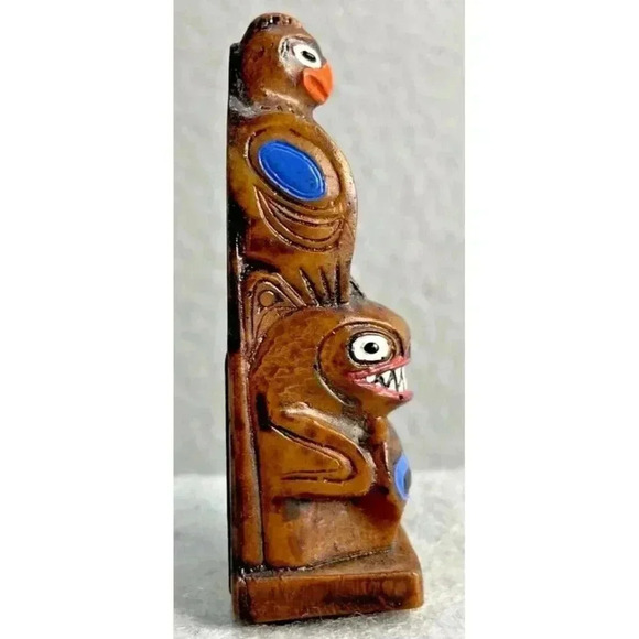 Alaskan Carved Wood Resin Totem Pole 3" vintage - Picture 5 of 8